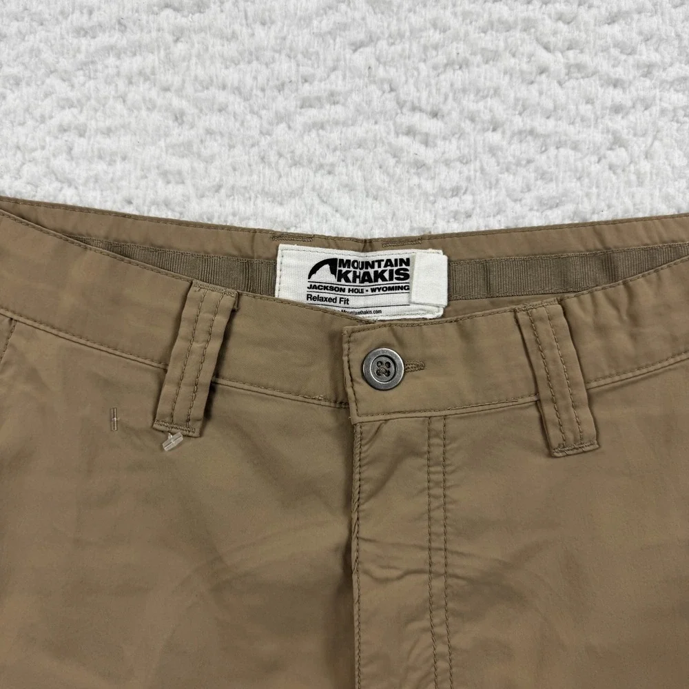 Mountain Khakis Equatorial Shorts Mens 33x9 Brown Relaxed Fit Logo Flat Front
